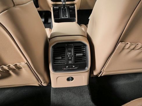 Certified 2026 Porsche Macan AWD/4WD image 20