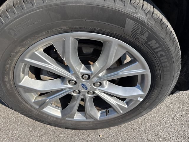 Used 2023 Ford Explorer Limited AWD/4WD image 5