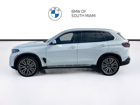 Used 2025 BMW X5 sDrive40i w/ Executive Package RWD image 4