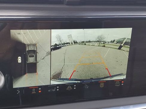 Used 2025 GMC Sierra 2500 Denali Ultimate w/ Snow Plow Prep/Camper Package AWD/4WD image 16