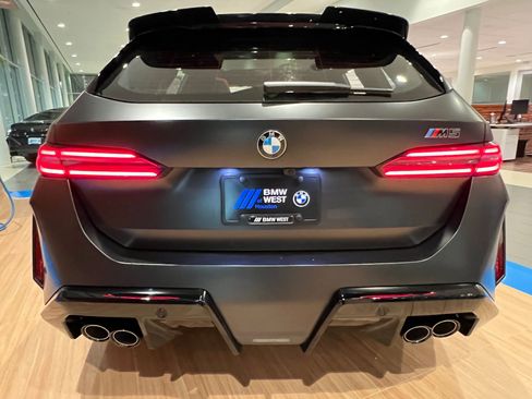New 2026 BMW M5 Touring image 9