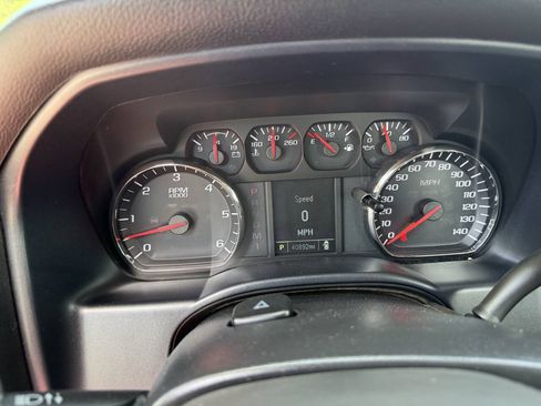 Used 2016 Chevrolet Silverado 2500 W/T AWD/4WD image 9