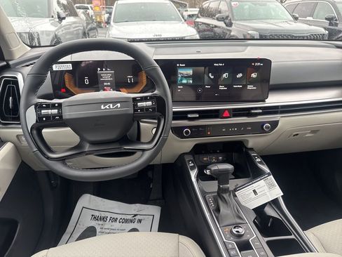 New 2026 Kia Sorento S image 2