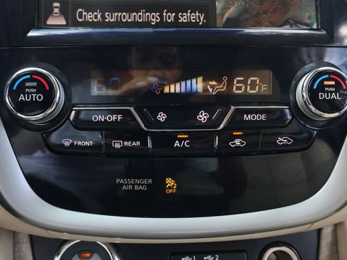 Used 2020 Nissan Murano SL w/ Moonroof Package AWD/4WD image 11
