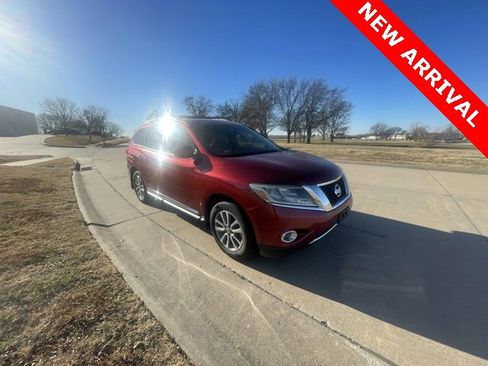 Used 2013 Nissan Pathfinder SL w/ SL Premium Pkg image 1