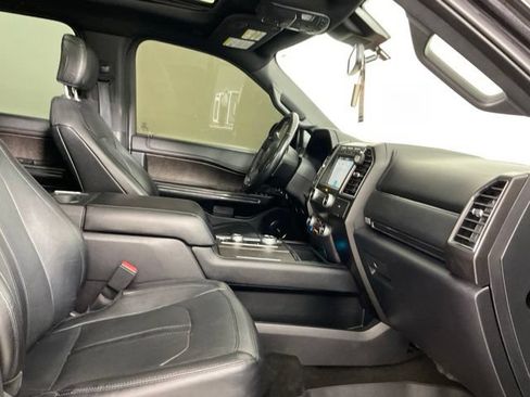 Used 2019 Ford Expedition Limited w/ Equipment Group 302A AWD/4WD image 24