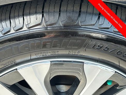 Used 2021 Toyota Corolla LE FWD image 22