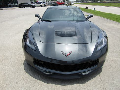 Used 2018 Chevrolet Corvette Grand Sport RWD image 2