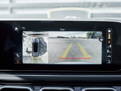 Used 2024 Mercedes-Benz GLS 63 AMG 4MATIC image 82