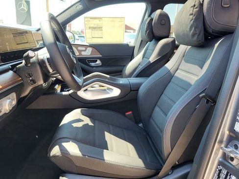 New 2025 Mercedes-Benz GLS 580 4MATIC image 3
