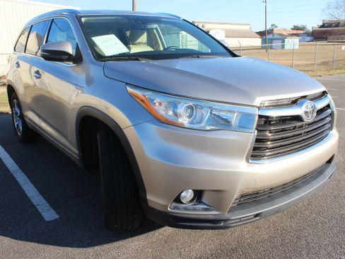 Used 2016 Toyota Highlander Limited image 16