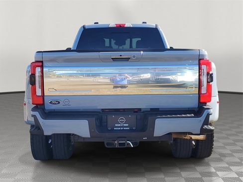 Used 2024 Ford F450 Platinum w/ FX4 Off-Road Package image 5