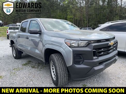 Used 2024 Chevrolet Colorado W/T image 1