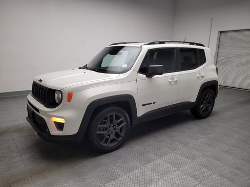 Used 2021 Jeep Renegade Latitude FWD image 2