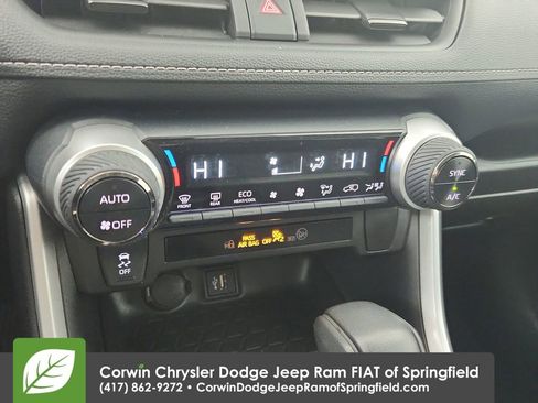 Used 2025 Toyota RAV4 XLE AWD/4WD image 26