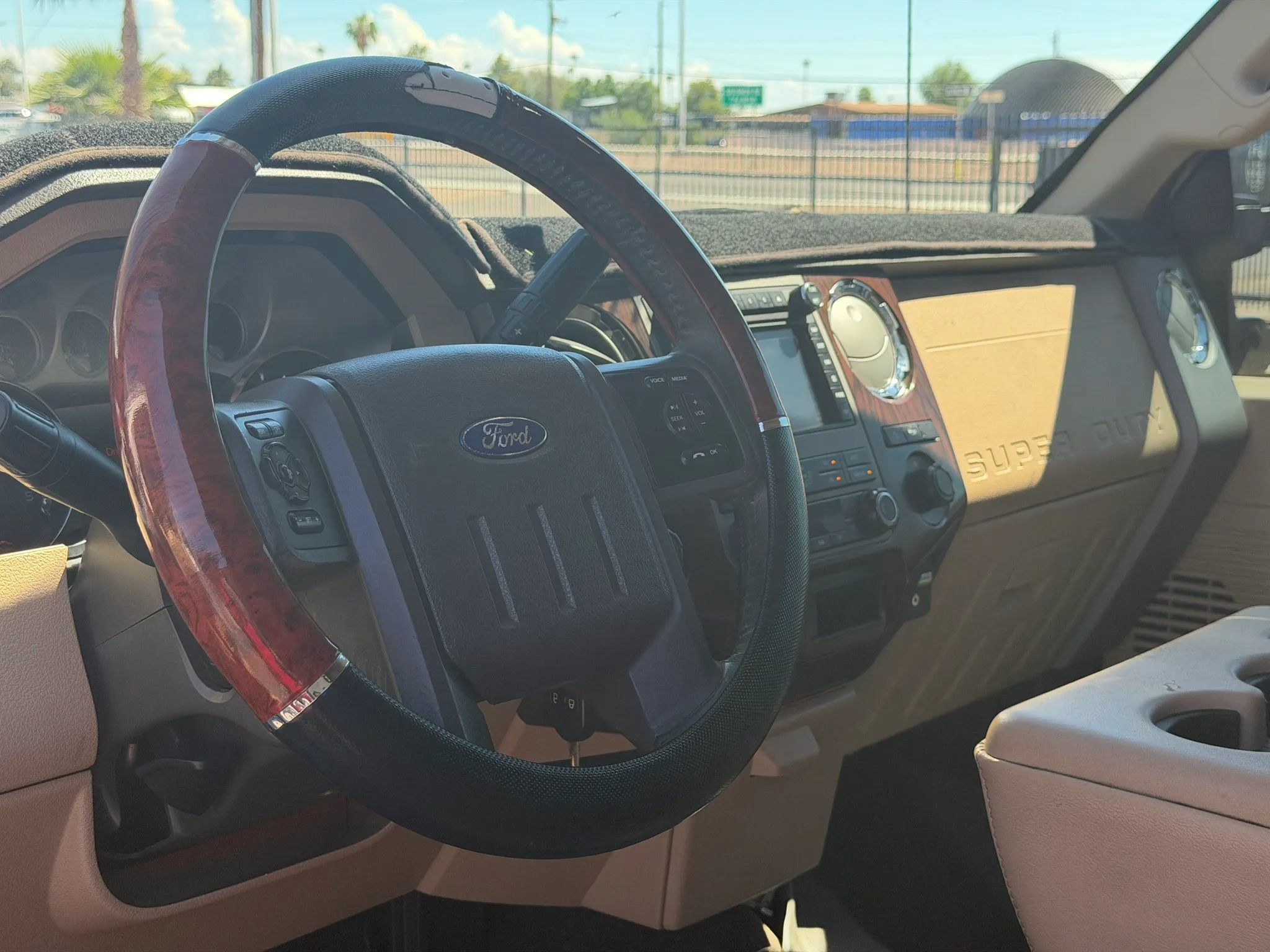 Used 2012 Ford F250 Lariat w/ Lariat Interior Pkg AWD/4WD image 17