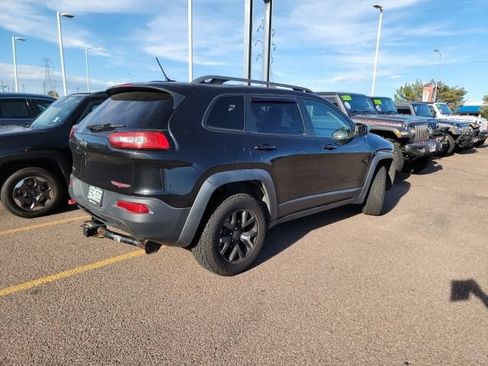 Used 2015 Jeep Cherokee Trailhawk w/ Comfort/Convenience Group AWD/4WD image 4