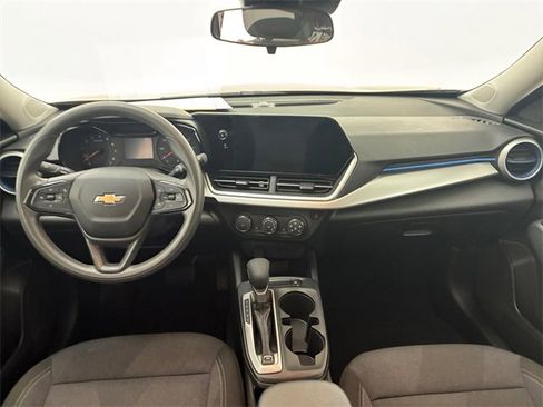 Used 2024 Chevrolet Trax LS w/ LS Convenience Package image 19