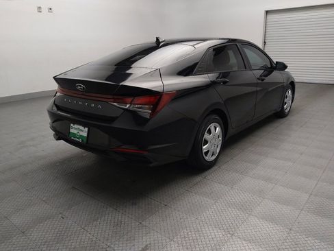 Used 2021 Hyundai Elantra SEL w/ Convenience Package image 9