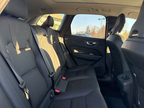 Used 2025 Volvo XC60 B5 Plus image 10
