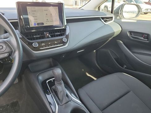 Used 2025 Toyota Corolla LE image 20