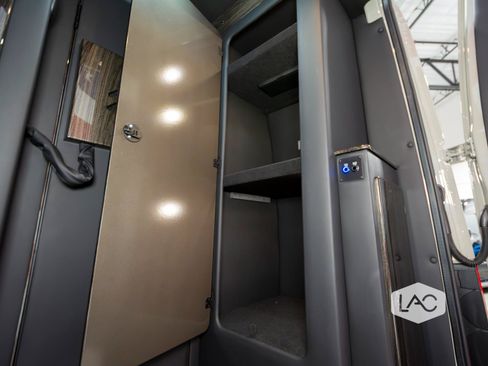 Used 2025 Mercedes-Benz Sprinter 3500 image 31