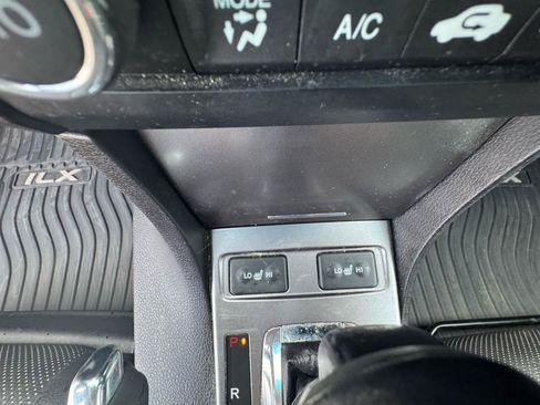Used 2015 Acura ILX w/ Premium Package FWD image 18