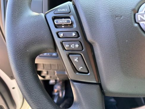 Used 2024 Nissan Frontier S RWD image 17