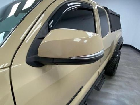 Used 2017 Toyota Tacoma TRD Off-Road w/ Tow Package AWD/4WD image 12