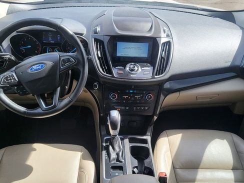 Used 2019 Ford Escape Titanium image 30