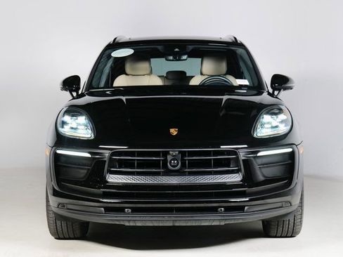 Certified 2025 Porsche Macan AWD/4WD image 6