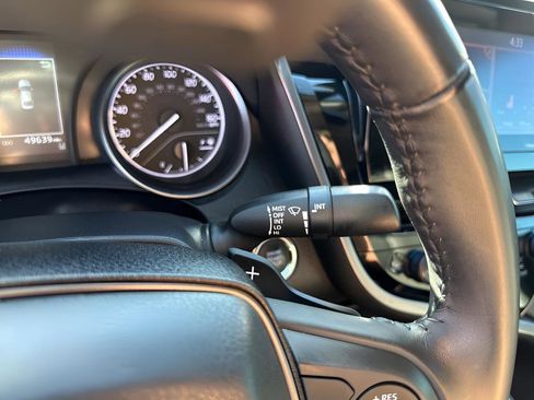 Used 2023 Toyota Camry SE image 32