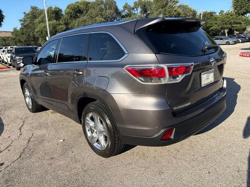 Used 2015 Toyota Highlander Limited FWD image 3