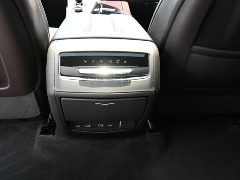 Used 2023 Cadillac Escalade ESV Sport Platinum w/ LPO, ONYX Package AWD/4WD image 41