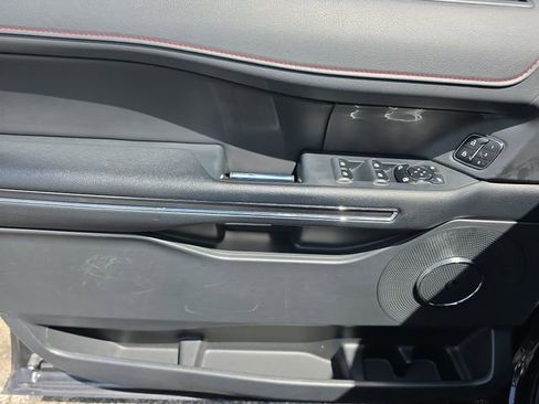 Used 2023 Ford Expedition Max Limited image 16