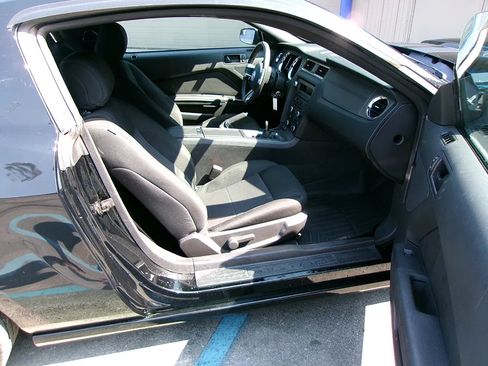 Used 2014 Ford Mustang Coupe w/ V6 Performance Package RWD image 8