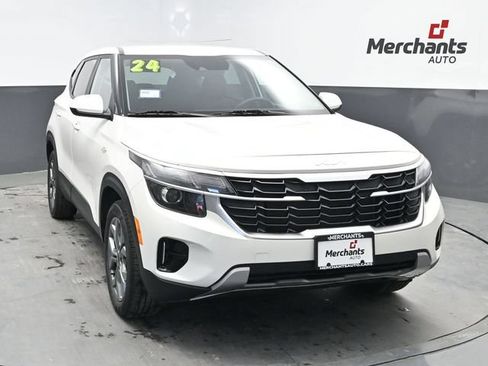 Used 2024 Kia Seltos LX AWD/4WD image 1