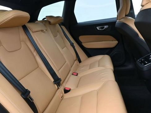 Used 2024 Volvo XC60 B5 Ultimate w/ Protection Package Premier AWD/4WD image 34