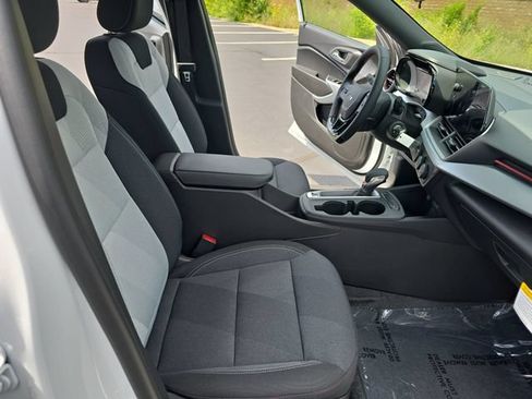 New 2026 Chevrolet Trax RS w/ Sunroof Package FWD image 11