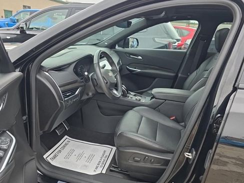 Used 2022 Cadillac XT4 Sport w/ Comfort Package AWD/4WD image 2