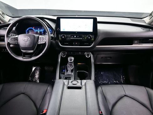 Used 2026 Toyota Grand Highlander AWD Hybrid image 18