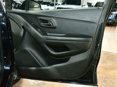 Used 2021 Chevrolet Trax LS w/ Tint and Cruise Package image 44