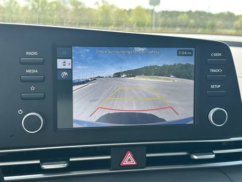 Used 2025 Hyundai Elantra SE FWD image 29