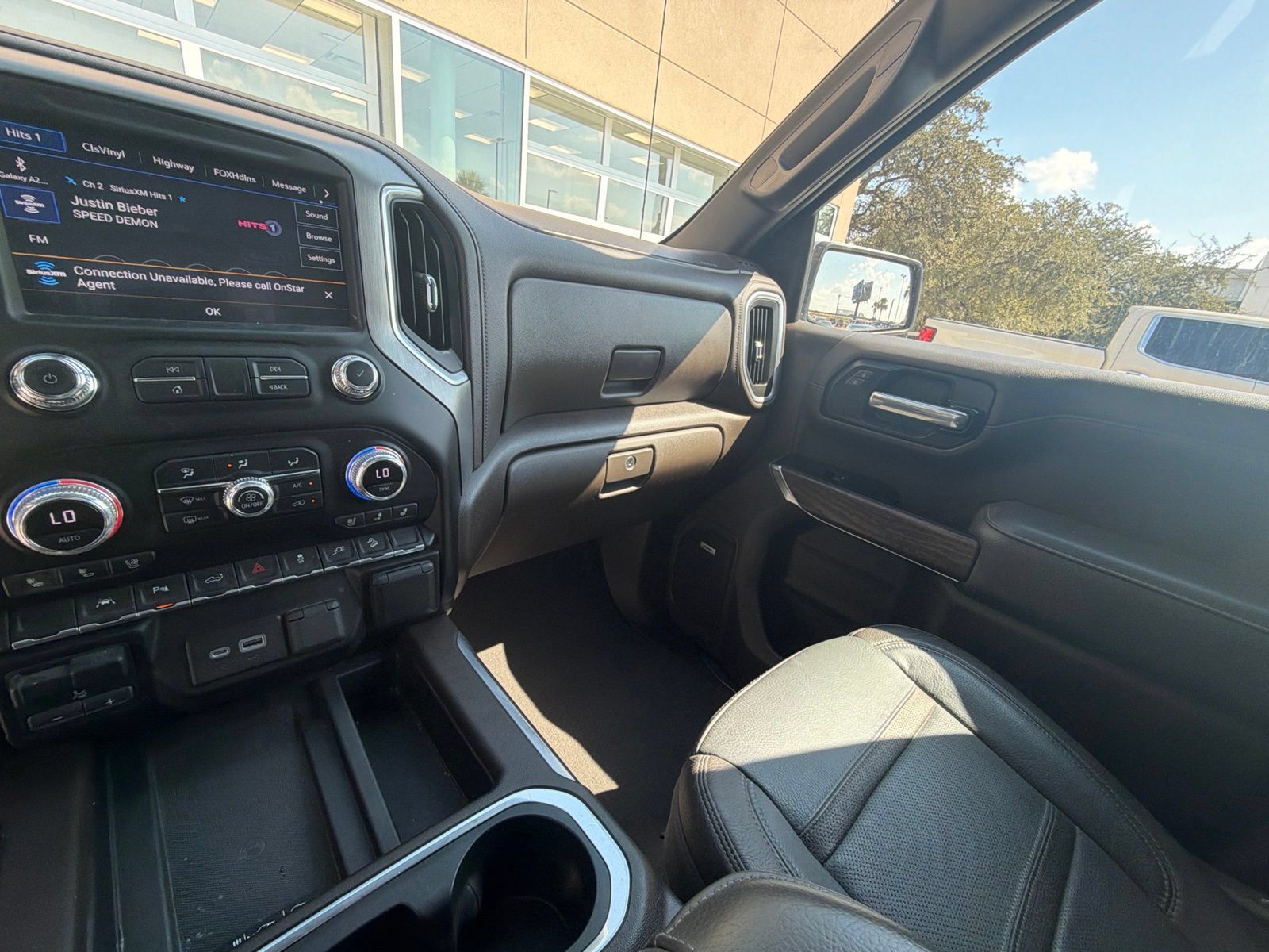 Used 2022 GMC Sierra 1500 Denali w/ Driver Alert Package II AWD/4WD image 16