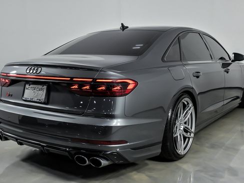 Used 2022 Audi S8 AWD/4WD image 12