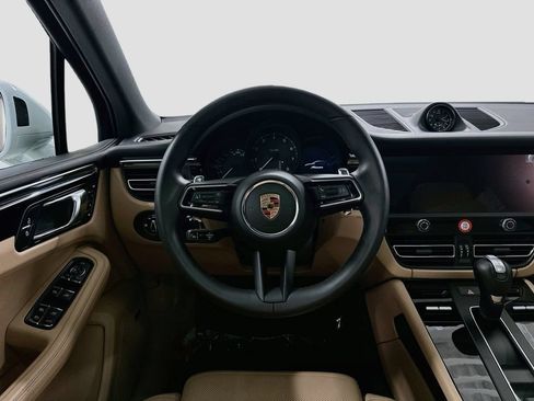 Used 2026 Porsche Macan AWD/4WD image 23