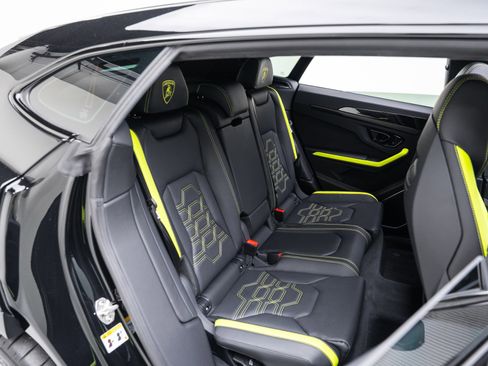 Used 2025 Lamborghini Urus SE image 37