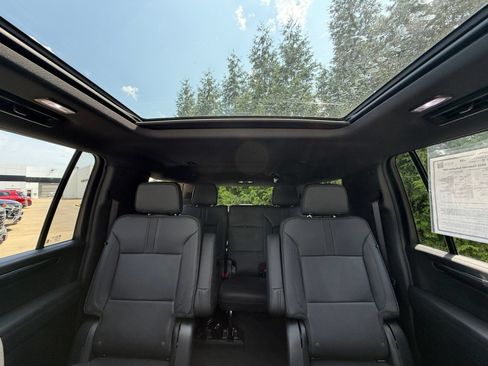 Used 2025 Chevrolet Suburban RST w/ RST Capability Package AWD/4WD image 3