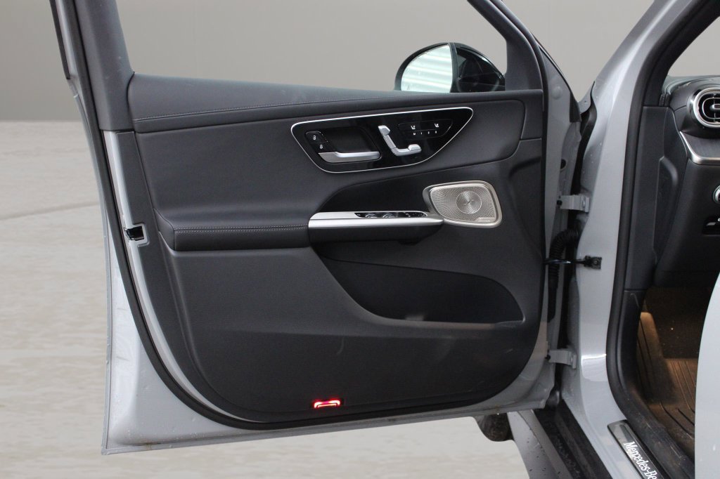 Used 2026 Mercedes-Benz GLC 300 4MATIC image 16