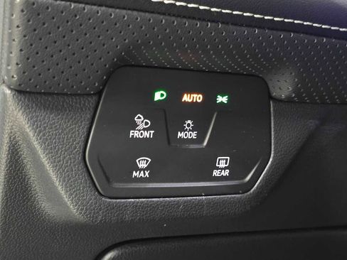 Used 2024 Volkswagen Atlas Cross Sport SEL R-Line AWD/4WD image 25